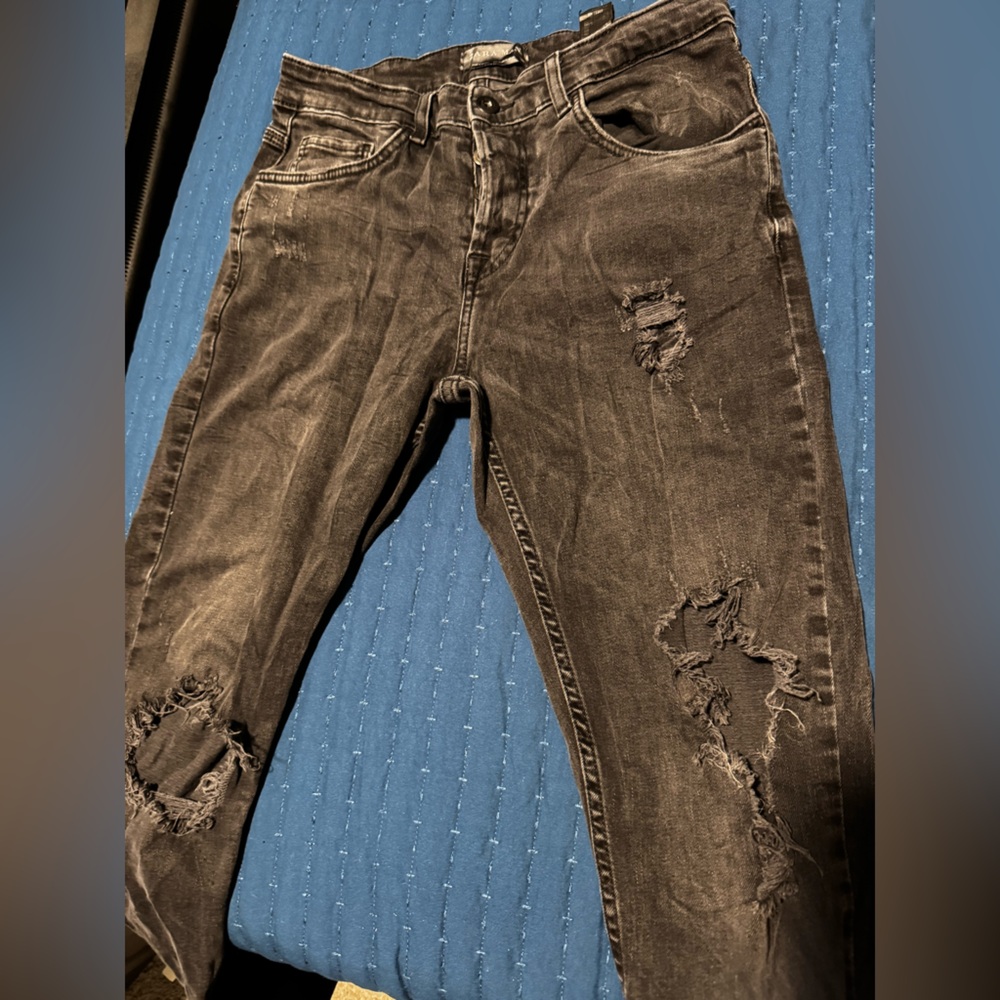 Zara Distressed Black Jeans for Men
